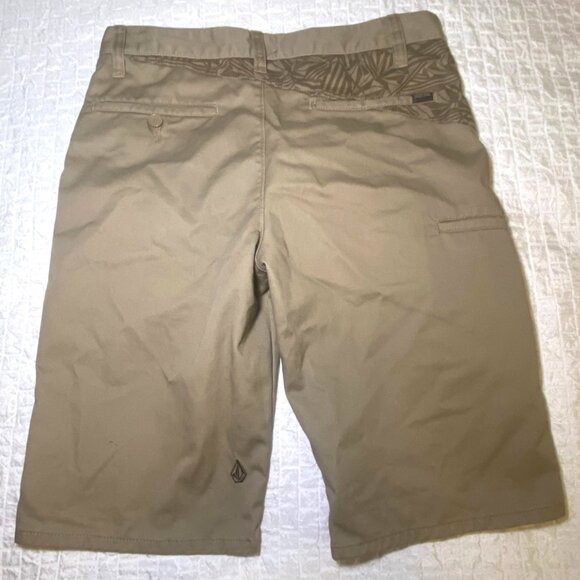 Volcom Corpo Class Tan Chino Shorts Flat Front Classic Casual Comfort   Size 29 - Picture 2 of 8